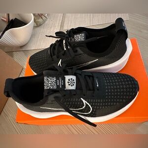 NWT Nike Women’s Interact Run Sneakers